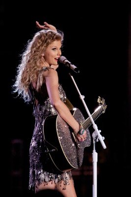 Taylor Swift — May 29 - Baton Rouge, Louisiana (Bayou Country Superfest) — photo 50
