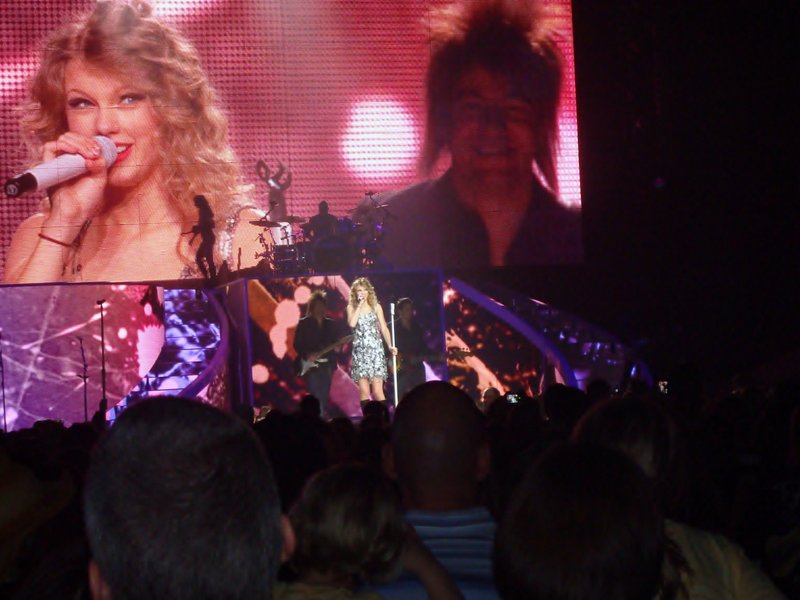 Taylor Swift — May 7 - St. Paul, Minnesota — photo 50