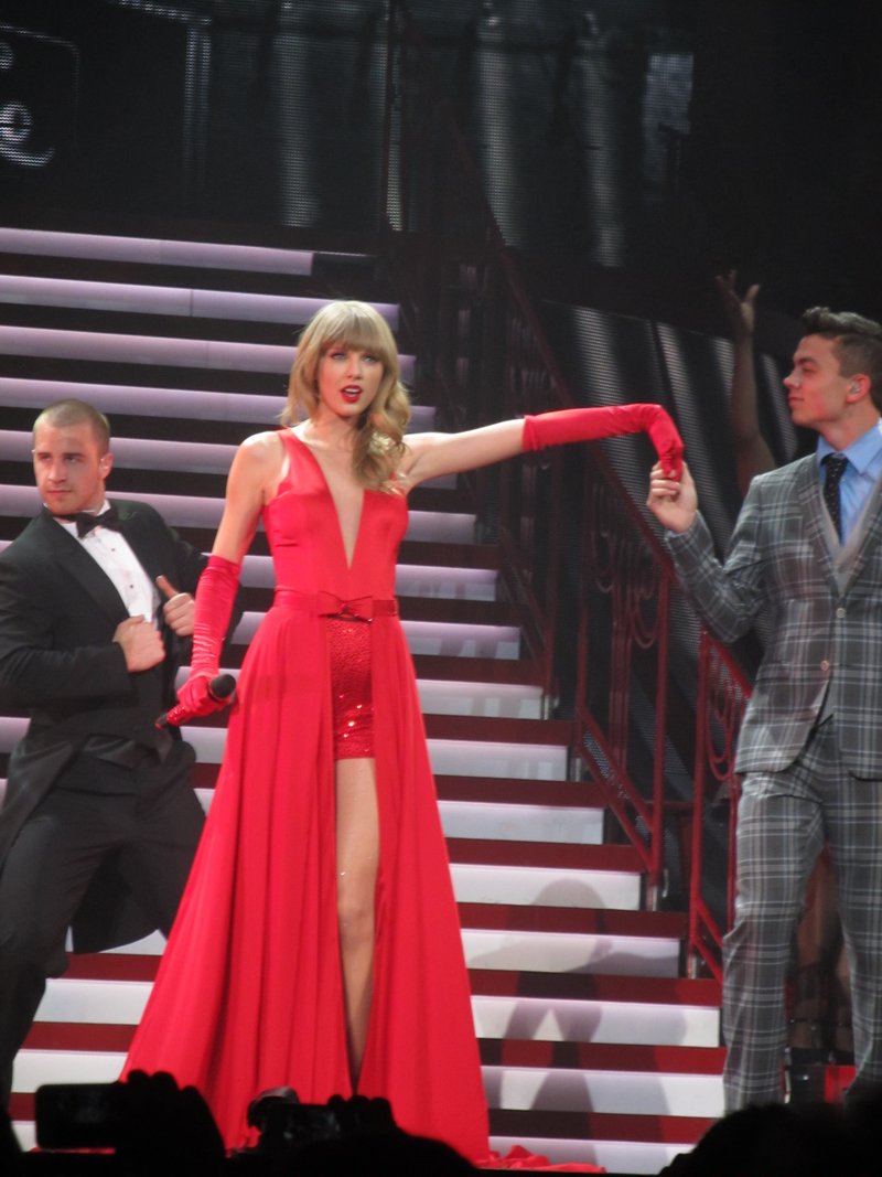 Taylor Swift — April 10 - Miami, Florida — photo 19