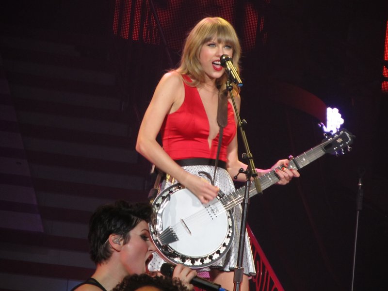 Taylor Swift — April 10 - Miami, Florida — photo 22
