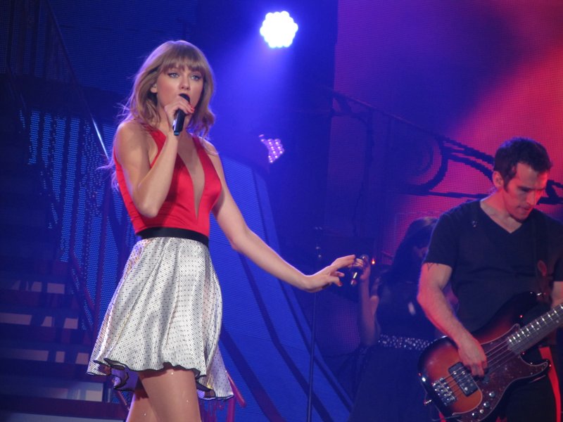 Taylor Swift — April 10 - Miami, Florida — photo 23