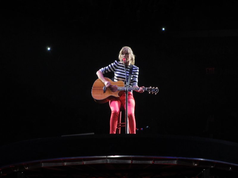 Taylor Swift — April 10 - Miami, Florida — photo 27