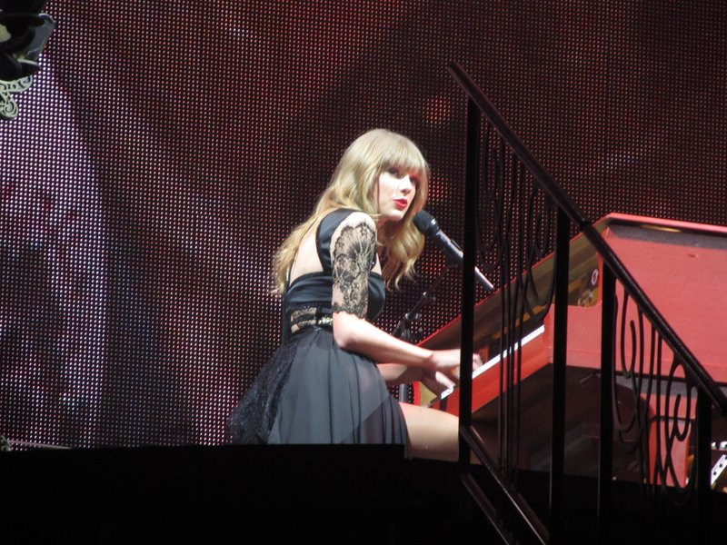 Taylor Swift — April 10 - Miami, Florida — photo 28