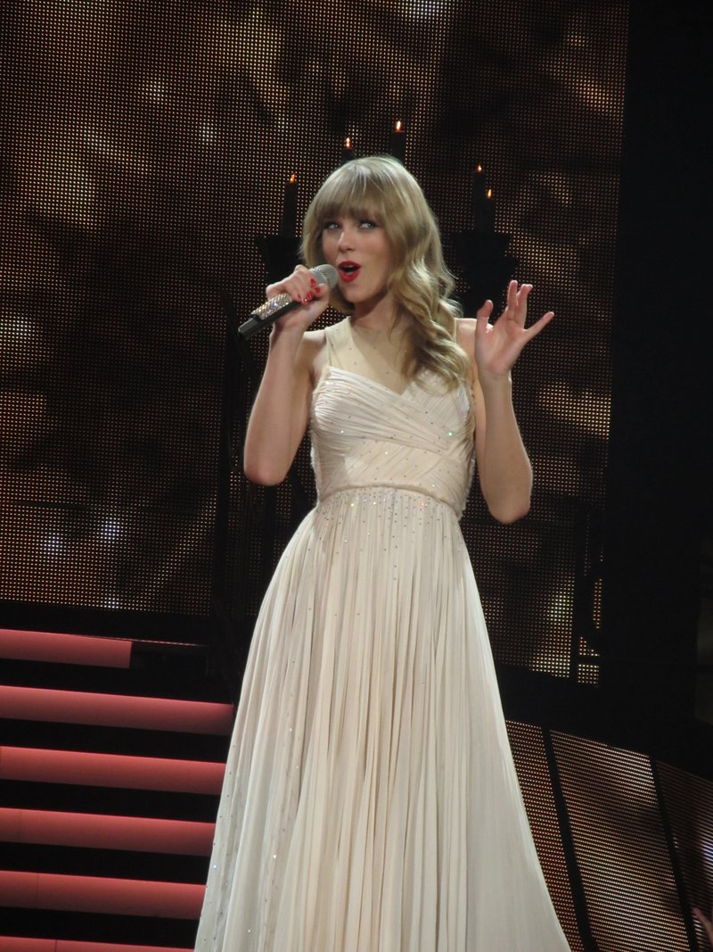 Taylor Swift — April 10 - Miami, Florida — photo 33
