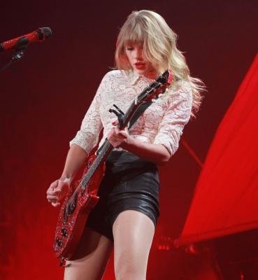 Taylor Swift — April 10 - Miami, Florida — photo 39