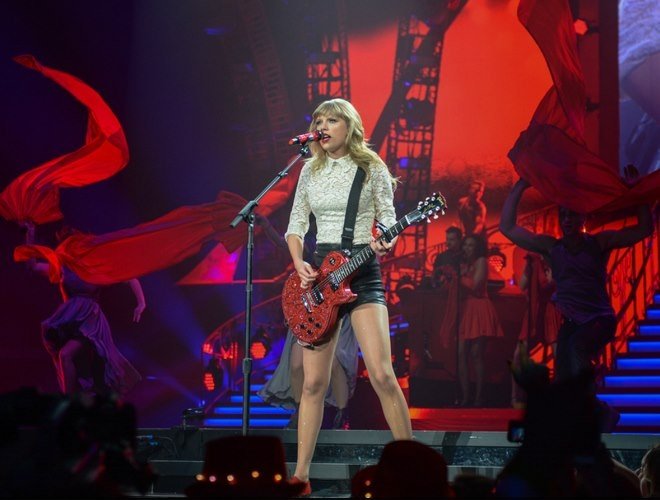 Taylor Swift — April 10 - Miami, Florida — photo 43