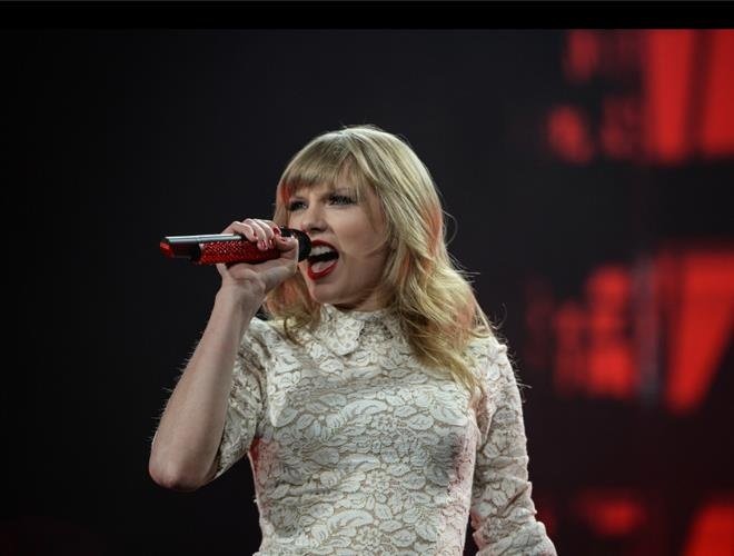 Taylor Swift — April 10 - Miami, Florida — photo 45