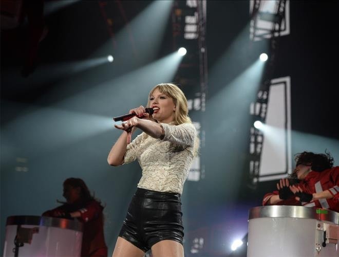 Taylor Swift — April 10 - Miami, Florida — photo 46
