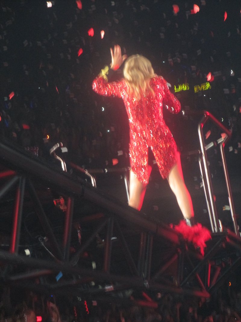 Taylor Swift — April 10 - Miami, Florida — photo 58