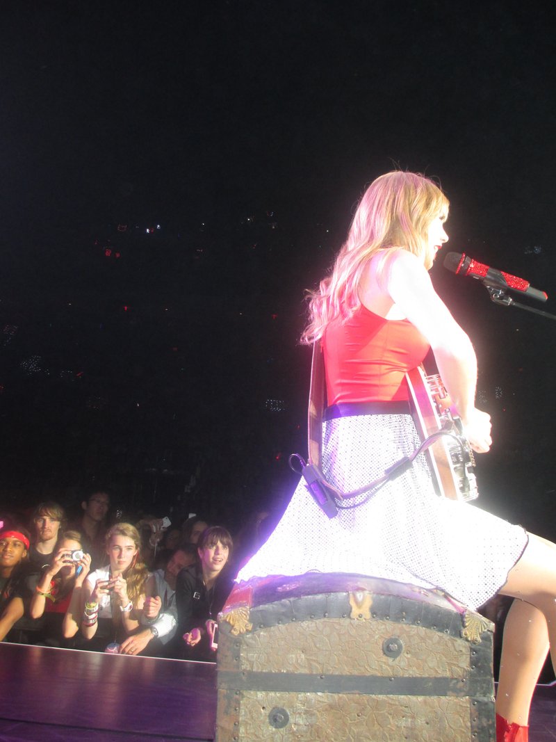 Taylor Swift — April 10 - Miami, Florida — photo 64
