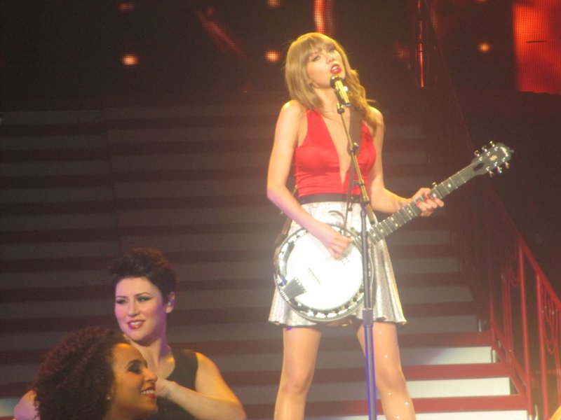 Taylor Swift — April 10 - Miami, Florida — photo 67