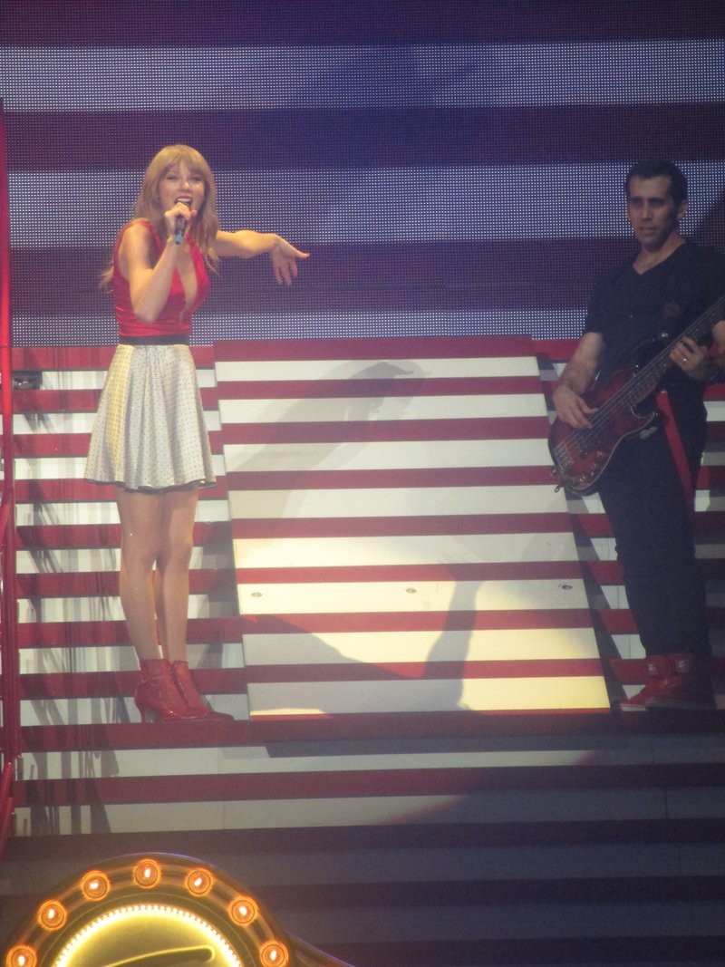 Taylor Swift — April 10 - Miami, Florida — photo 69