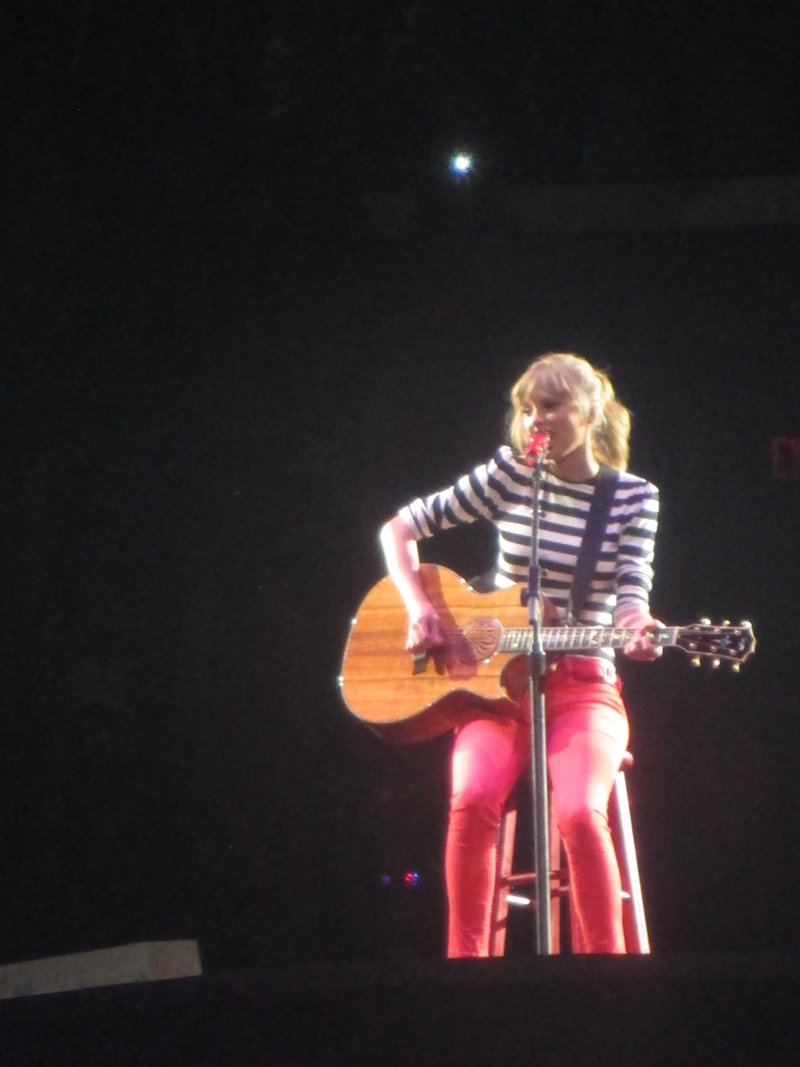 Taylor Swift — April 10 - Miami, Florida — photo 73
