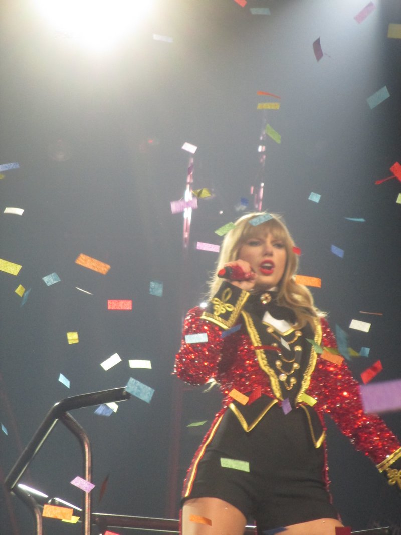 Taylor Swift — April 10 - Miami, Florida — photo 83
