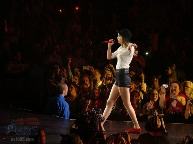 Taylor Swift — April 20 - Tampa, Florida — photo 24