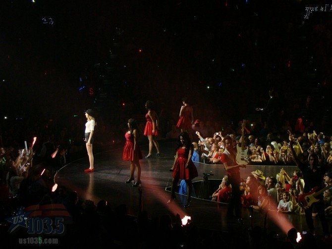 Taylor Swift — April 20 - Tampa, Florida — photo 28