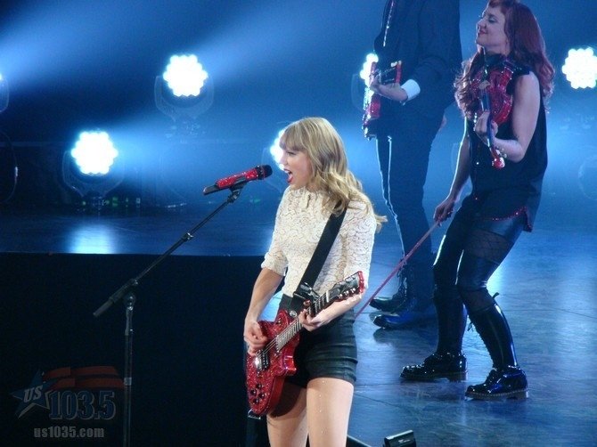 Taylor Swift — April 20 - Tampa, Florida — photo 45