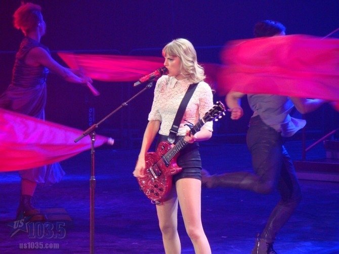 Taylor Swift — April 20 - Tampa, Florida — photo 50