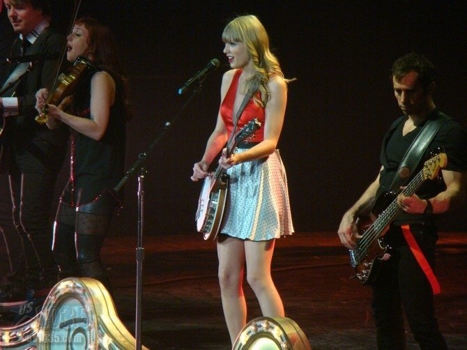 Taylor Swift — April 20 - Tampa, Florida — photo 85