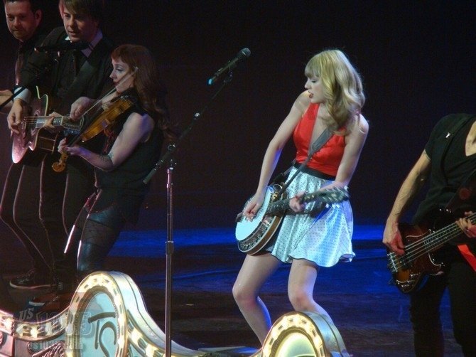 Taylor Swift — April 20 - Tampa, Florida — photo 86