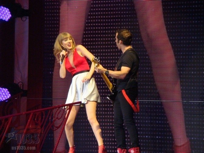 Taylor Swift — April 20 - Tampa, Florida — photo 96