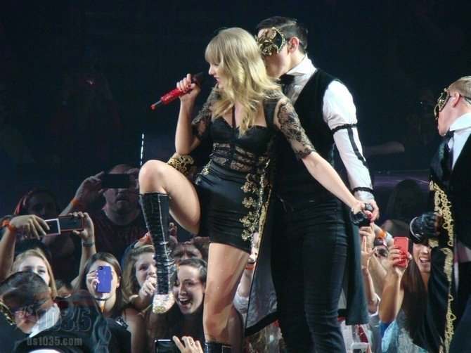 Taylor Swift — April 20 - Tampa, Florida — photo 160