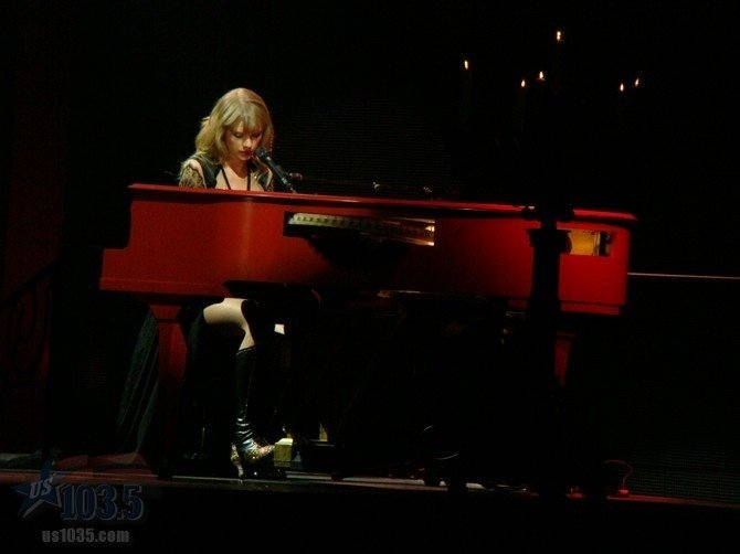 Taylor Swift — April 20 - Tampa, Florida — photo 163