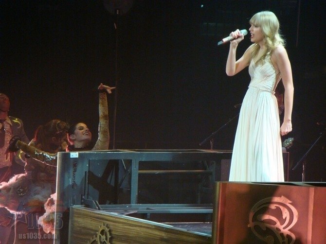 Taylor Swift — April 20 - Tampa, Florida — photo 183