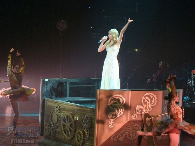 Taylor Swift — April 20 - Tampa, Florida — photo 184