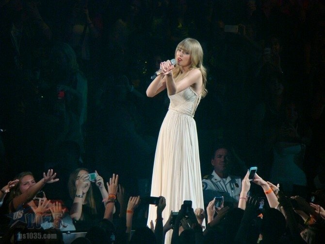 Taylor Swift — April 20 - Tampa, Florida — photo 187