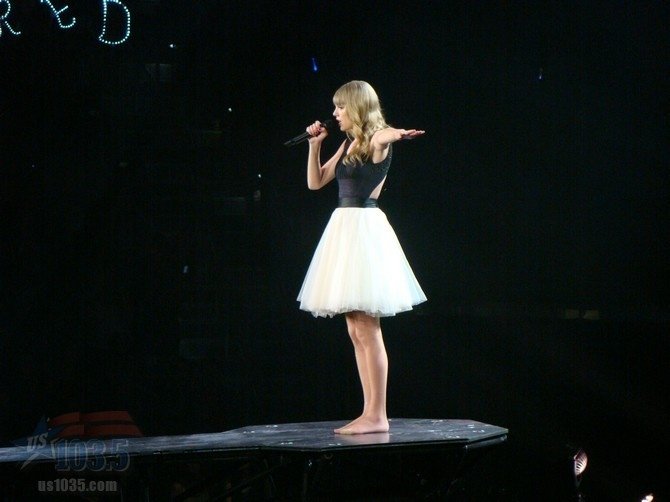 Taylor Swift — April 20 - Tampa, Florida — photo 194