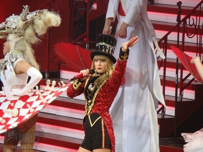 Taylor Swift — April 20 - Tampa, Florida — photo 205