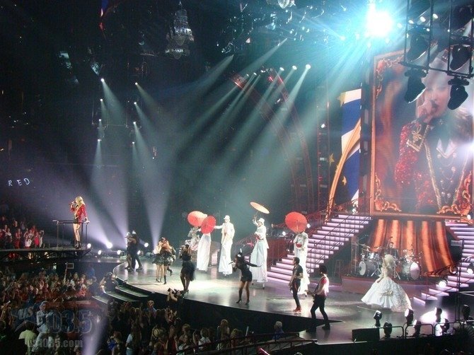 Taylor Swift — April 20 - Tampa, Florida — photo 215