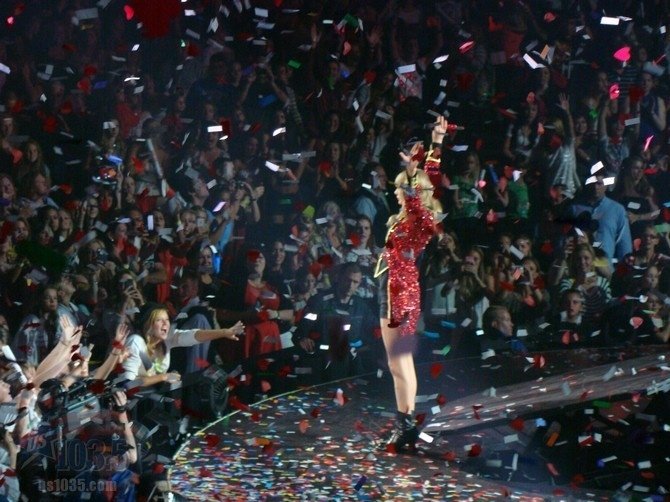 Taylor Swift — April 20 - Tampa, Florida — photo 228