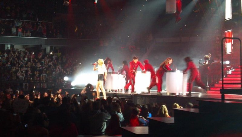 Taylor Swift — April 25 - Cleveland, Ohio — photo 3