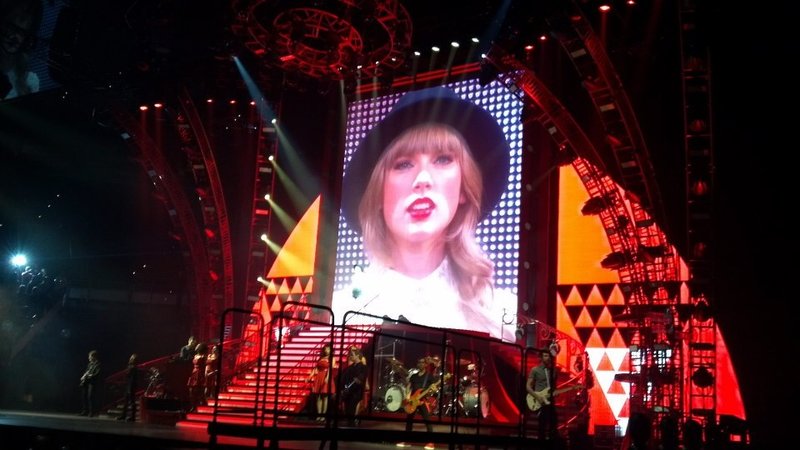 Taylor Swift — April 25 - Cleveland, Ohio — photo 4