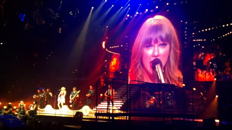 Taylor Swift — April 25 - Cleveland, Ohio — photo 5