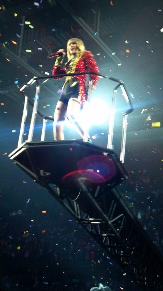 Taylor Swift — April 25 - Cleveland, Ohio — photo 8