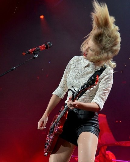 Taylor Swift — April 25 - Cleveland, Ohio — photo 15