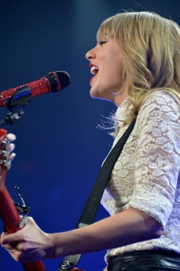 Taylor Swift — April 25 - Cleveland, Ohio — photo 26