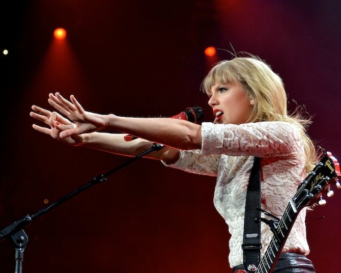 Taylor Swift — April 25 - Cleveland, Ohio — photo 33