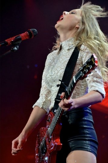 Taylor Swift — April 25 - Cleveland, Ohio — photo 34