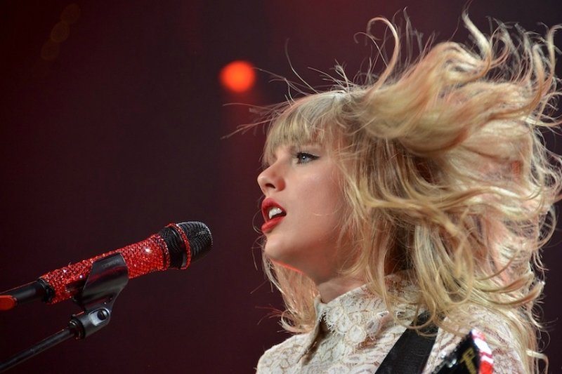 Taylor Swift — April 25 - Cleveland, Ohio — photo 35