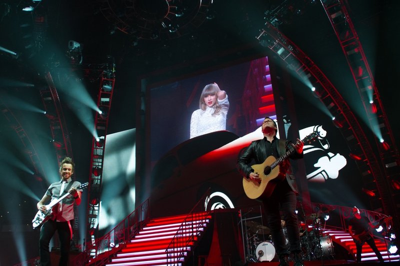 Taylor Swift — April 25 - Cleveland, Ohio — photo 39