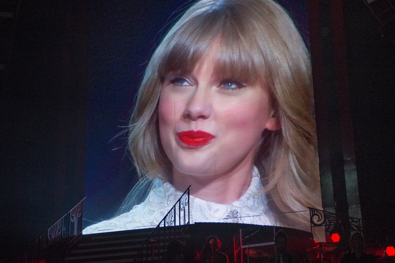 Taylor Swift — April 25 - Cleveland, Ohio — photo 47