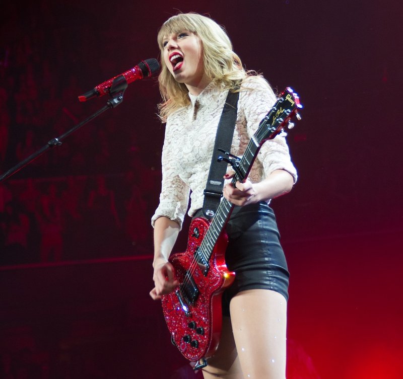 Taylor Swift — April 25 - Cleveland, Ohio — photo 50