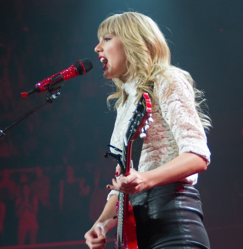 Taylor Swift — April 25 - Cleveland, Ohio — photo 57