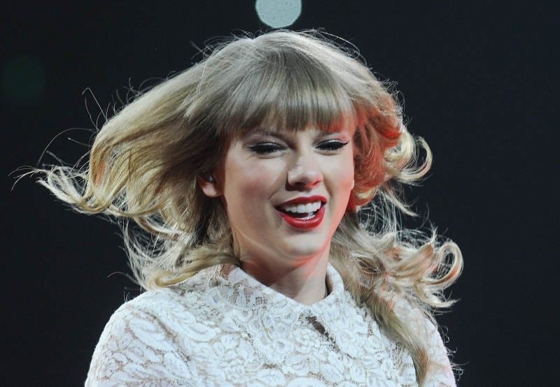 Taylor Swift — April 26 - Indianapolis, Indiana — photo 16