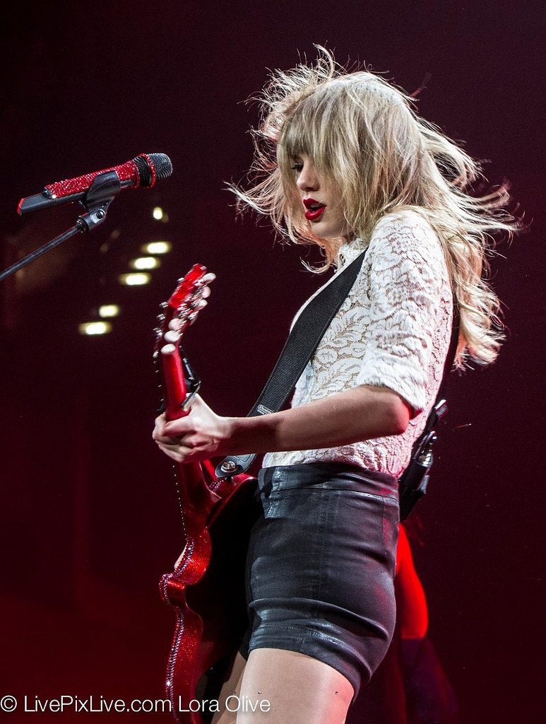 Taylor Swift — April 26 - Indianapolis, Indiana — photo 17