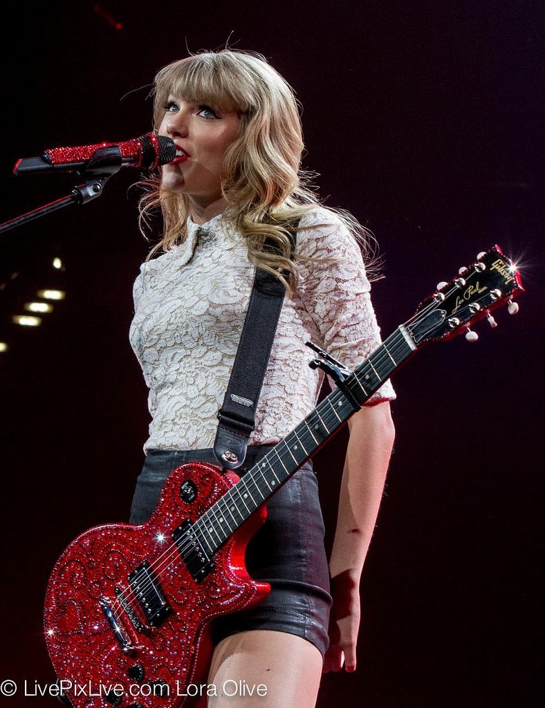 Taylor Swift — April 26 - Indianapolis, Indiana — photo 21